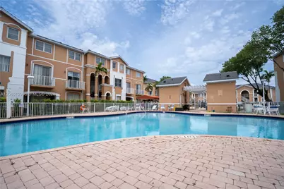 17600 NW 73rd Ave #201-6, Hialeah, FL 33015 - Photo 21