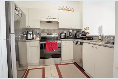 17600 NW 73rd Ave #201-6, Hialeah, FL 33015 - Photo 9