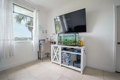 17600 NW 73rd Ave #201-6, Hialeah, FL 33015 - Photo 7