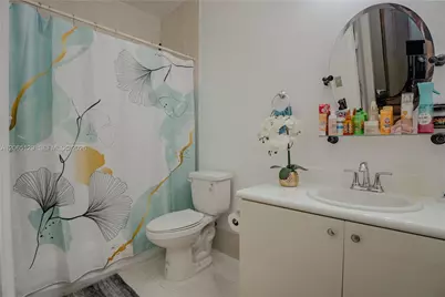 17600 NW 73rd Ave #201-6, Hialeah, FL 33015 - Photo 13