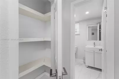 1030 9th St #204, Miami Beach, FL 33139 - Photo 19