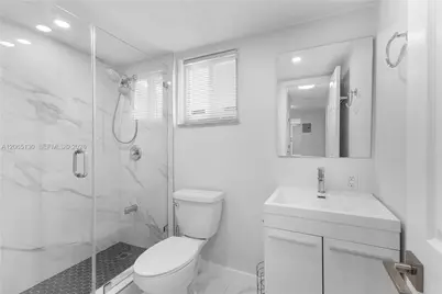 1030 9th St #204, Miami Beach, FL 33139 - Photo 17
