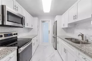 1030 9th St, Miami Beach, FL 33139 - Photo 11