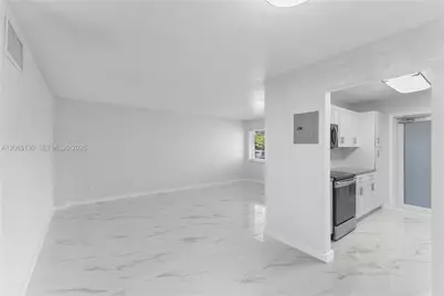 1030 9th St #204, Miami Beach, FL 33139 - Photo 9