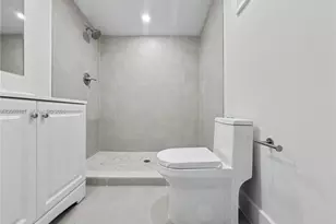 228 NW 39th St, Miami, FL 33127 - Photo 21