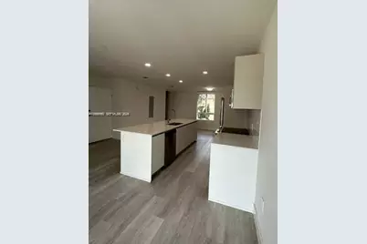 2561 NE 193rd St #1208, Miami, FL 33180 - Photo 5