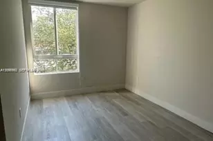 2561 NE 193rd St, Miami, FL 33180 - Photo 13