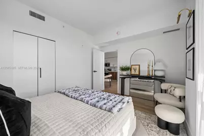 2479 NE 192nd St #309, Miami, FL 33180 - Photo 9
