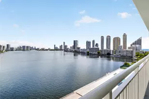 301 174th St, Sunny Isles Beach, FL 33160 - Photo 35