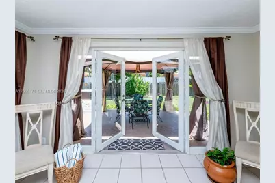 939 Washington St, Hollywood, FL 33019 - Photo 5