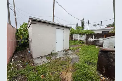 2380 NW Flagler Ter #R, Miami, FL 33125 - Photo 11