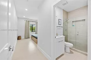 1121 NW 25th St, Miami, FL 33127 - Photo 19