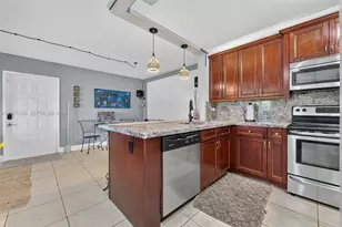 3007 N Oakland Forest Dr, Oakland Park, FL 33309 - Photo 3