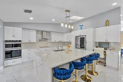 8551 NW 53rd Ct, Coral Springs, FL 33067 - Photo 3