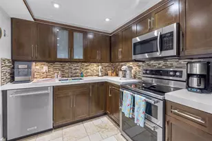 2625 Collins Ave, Miami Beach, FL 33140 - Photo 11