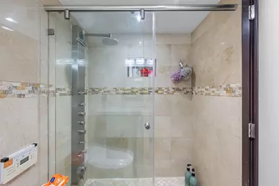 2625 Collins Ave #402, Miami Beach, FL 33140 - Photo 17