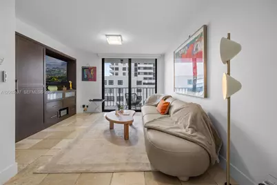 2625 Collins Ave #402, Miami Beach, FL 33140 - Photo 3