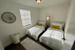 1068 NW 5th St, Miami, FL 33128 - Photo 9