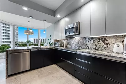21150 Point Pl #702, Aventura, FL 33180 - Photo 11