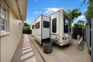 27925 SW 163rd Ave, Homestead, FL 33031 - Photo 17