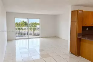 555 NE 123rd St, North Miami, FL 33161 - Photo 1