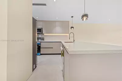 1400 NE 191st St #305, Miami, FL 33179 - Photo 3