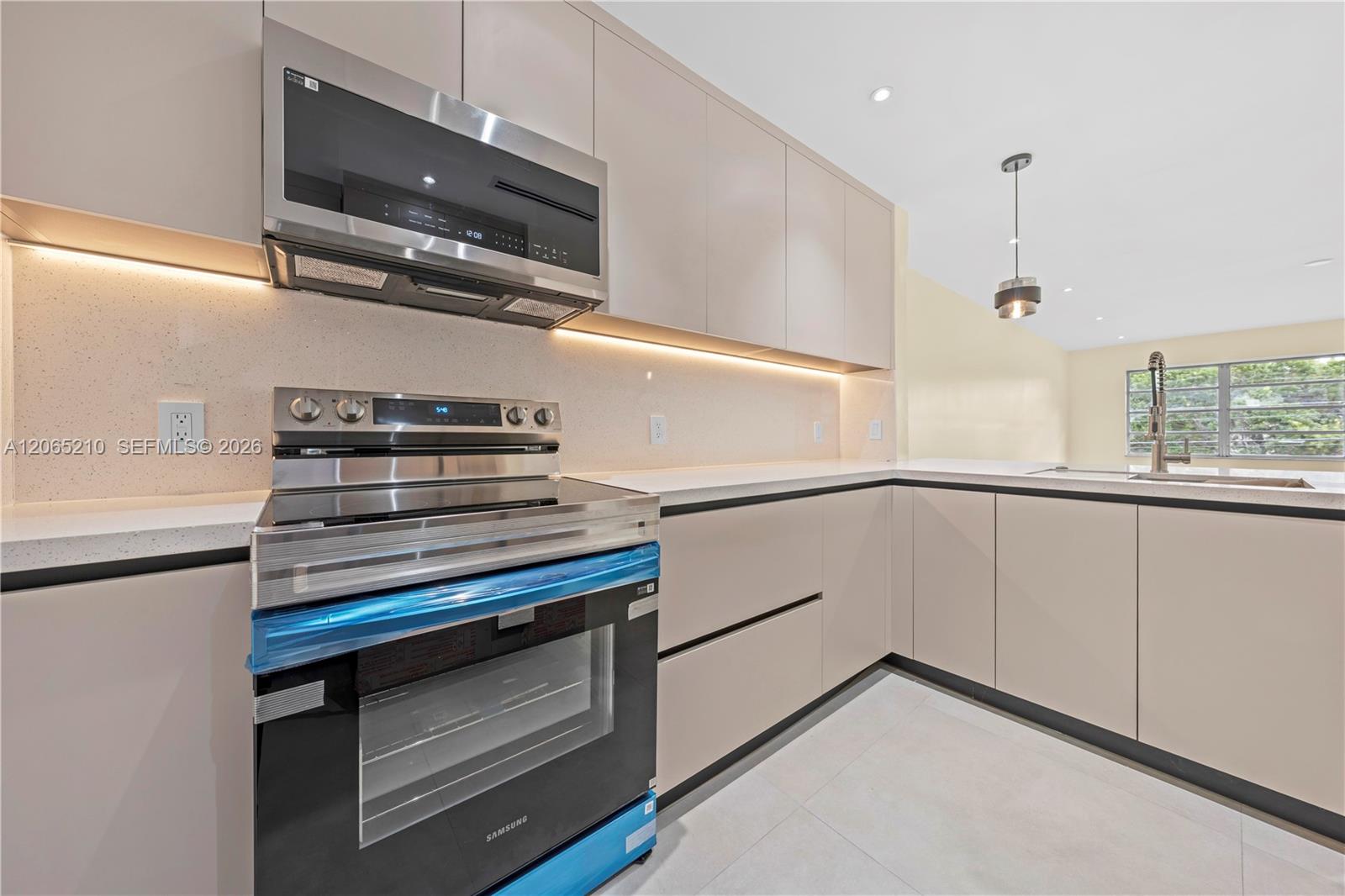 1400 NE 191st St #305 - 1400 NE 191st St #305, Miami, FL 33179 Luxury Property | Jose Angel Pina