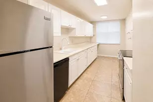 250 Jacaranda Dr, Plantation, FL 33324 - Photo 3
