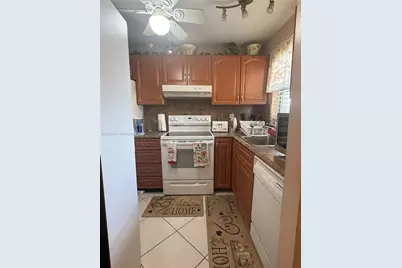 9001 Sunrise Lakes Blvd #201, Sunrise, FL 33322 - Photo 1