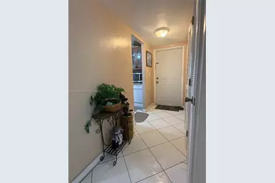 9001 Sunrise Lakes Blvd #201, Sunrise, FL 33322 - Photo 5