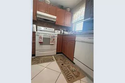 9001 Sunrise Lakes Blvd #201, Sunrise, FL 33322 - Photo 3