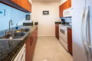 1200 Brickell Bay Dr, Miami, FL 33131 - Photo 5