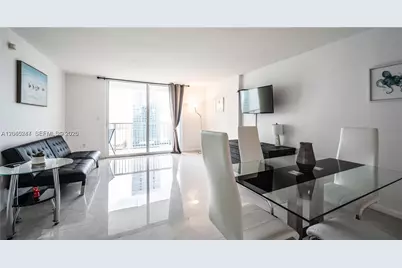 1200 Brickell Bay Dr #3821, Miami, FL 33131 - Photo 7