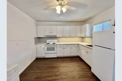20 SE 13th Ter, Dania Beach, FL 33004 - Photo 17