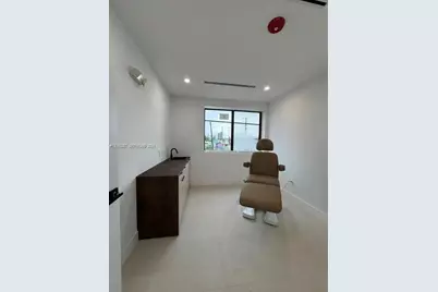 9 N Dixie Hwy #2, Hallandale Beach, FL 33009 - Photo 9