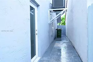 5661 W 21st Ave, Hialeah, FL 33016 - Photo 25