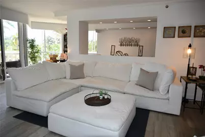 1000 E Island Blvd #303, Aventura, FL 33160 - Photo 7