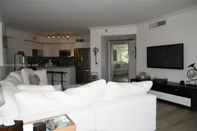 1000 E Island Blvd #303, Aventura, FL 33160 - Photo 17