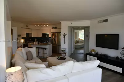 1000 E Island Blvd #303, Aventura, FL 33160 - Photo 11