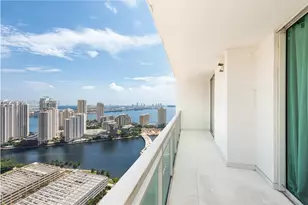 950 Brickell Bay Dr, Miami, FL 33131 - Photo 1