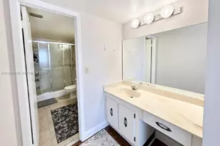 600 Three Islands Boulevard, Hallandale Beach, FL 33009 - Photo 25