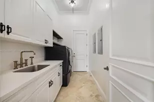 8111 SW 178th St, Palmetto Bay, FL 33157 - Photo 33