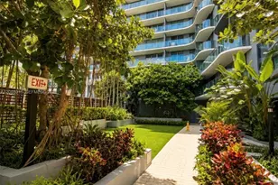 121 NE 34th St, Miami, FL 33137 - Photo 23