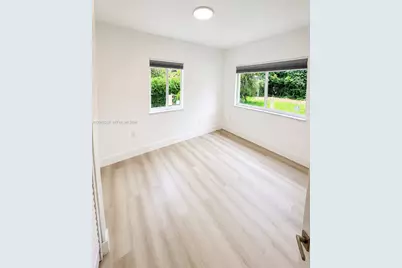 470 NE 130th St, North Miami, FL 33161 - Photo 7