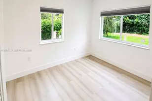 470 NE 130th St, North Miami, FL 33161 - Photo 7