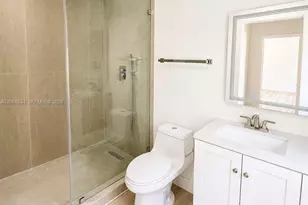 470 NE 130th St, North Miami, FL 33161 - Photo 11