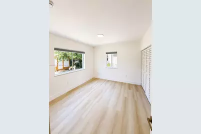 470 NE 130th St, North Miami, FL 33161 - Photo 9