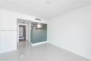 92 SW 3rd St, Miami, FL 33130 - Photo 11