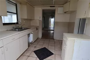 3151 NW 4th St, Lauderhill, FL 33311 - Photo 9