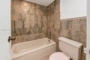 4384 NW 9th Ave, Deerfield Beach, FL 33064 - Photo 9